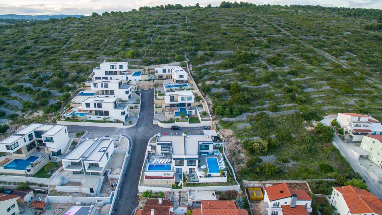 Holiday Home Olive Exclusive - 8 People, Heated Pool, Okrug Gornji, Sea View Trogir Exterior foto