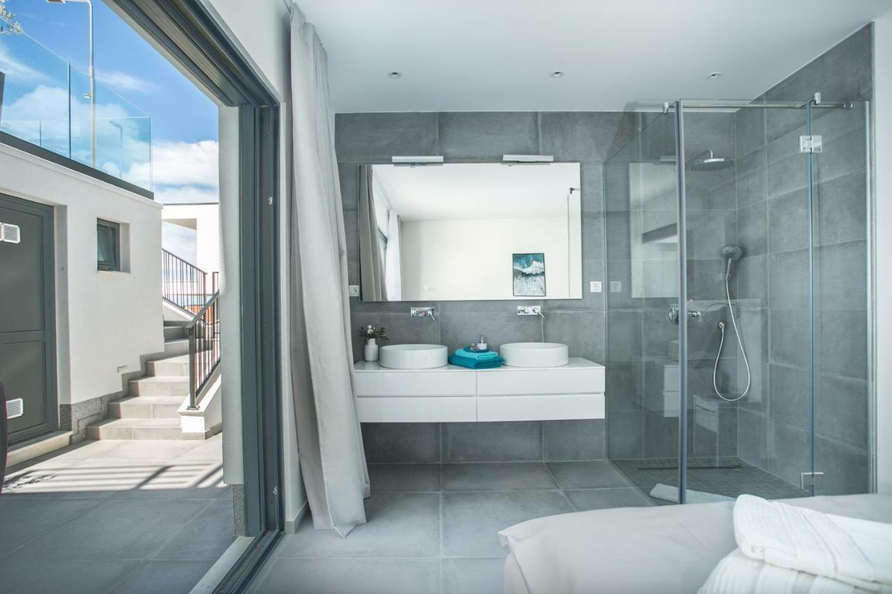 Holiday Home Olive Exclusive - 8 People, Heated Pool, Okrug Gornji, Sea View Trogir Exterior foto