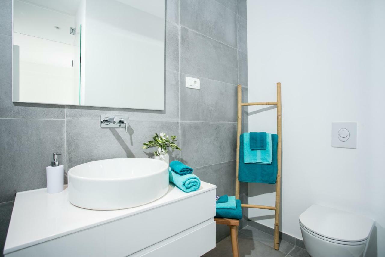 Holiday Home Olive Exclusive - 8 People, Heated Pool, Okrug Gornji, Sea View Trogir Exterior foto