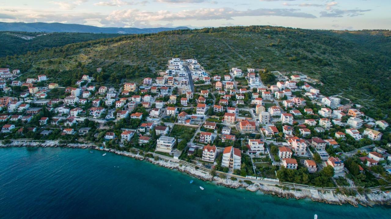 Holiday Home Olive Exclusive - 8 People, Heated Pool, Okrug Gornji, Sea View Trogir Exterior foto