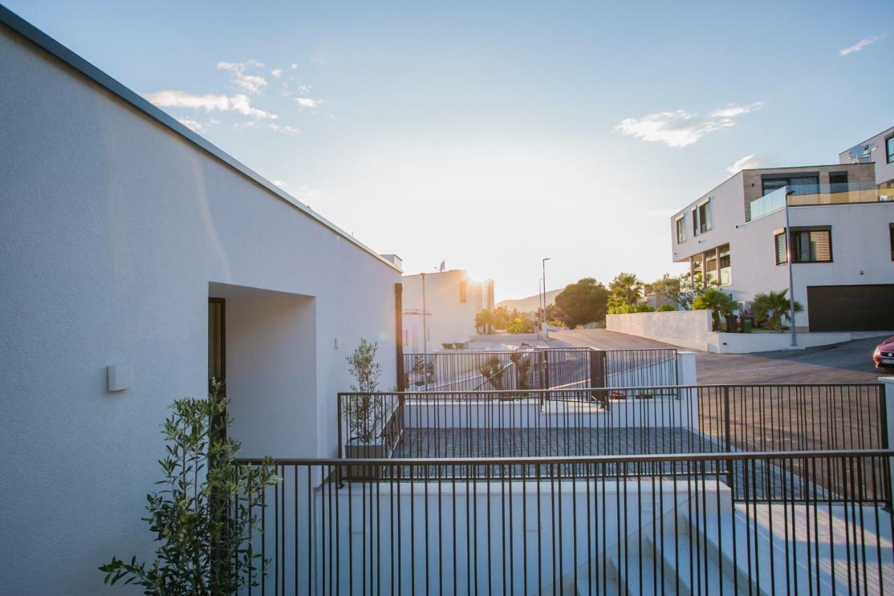 Holiday Home Olive Exclusive - 8 People, Heated Pool, Okrug Gornji, Sea View Trogir Exterior foto