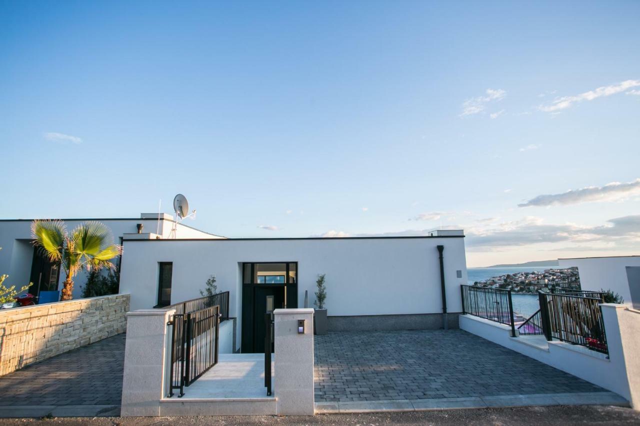Holiday Home Olive Exclusive - 8 People, Heated Pool, Okrug Gornji, Sea View Trogir Exterior foto